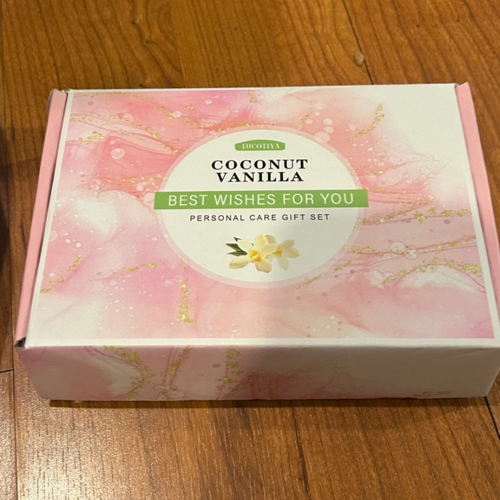 Lucotiya Coconut Vanilla Body Gift Set